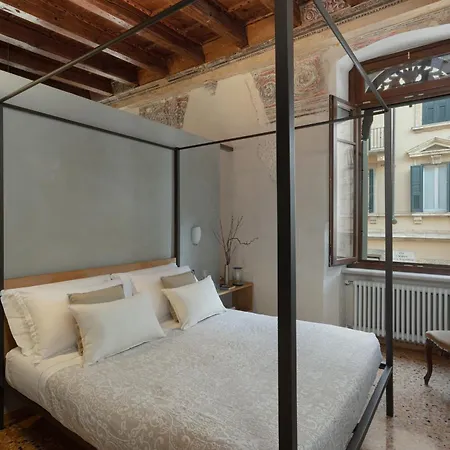 Residenza Roccamaggiore Апартаменты Верона