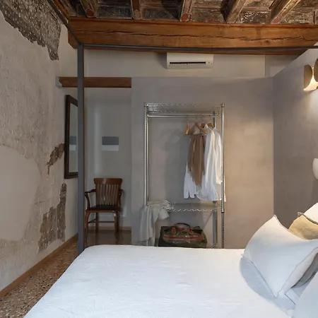 Residenza Roccamaggiore Apartment *