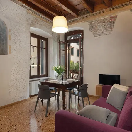 Residenza Roccamaggiore Apartment Verona