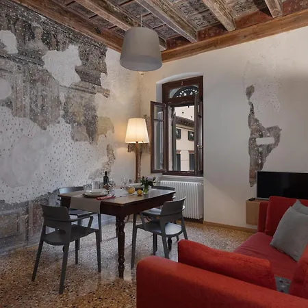 Residenza Roccamaggiore Апартаменты Верона
