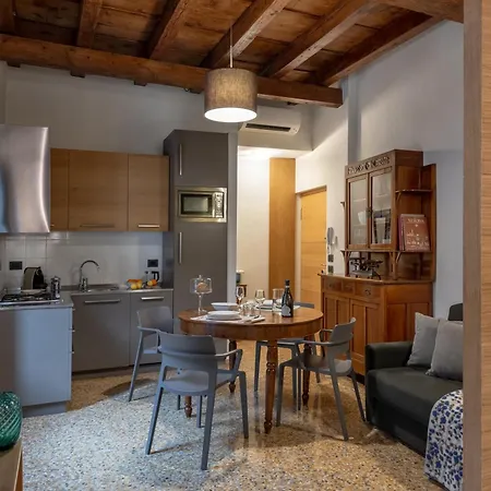 Residenza Roccamaggiore Апартаменты Верона