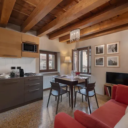 Residenza Roccamaggiore Апартаменты Верона
