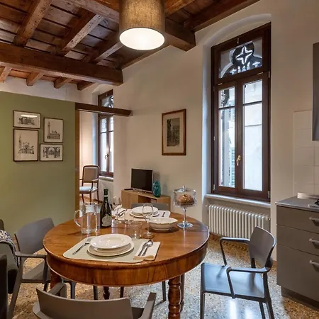 Residenza Roccamaggiore Апартаменты *