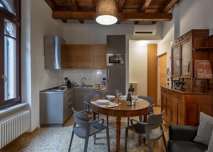 Residenza Roccamaggiore Appartamento *