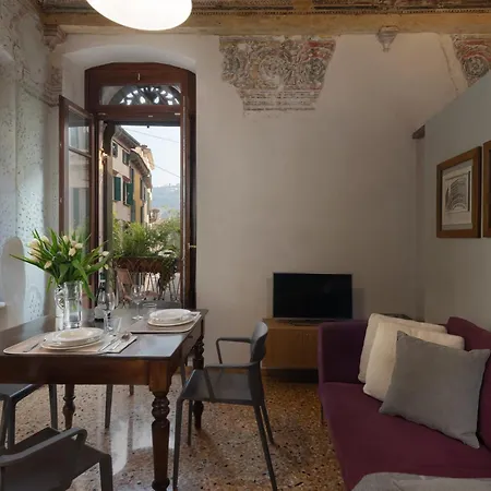 Residenza Roccamaggiore Apartamento *